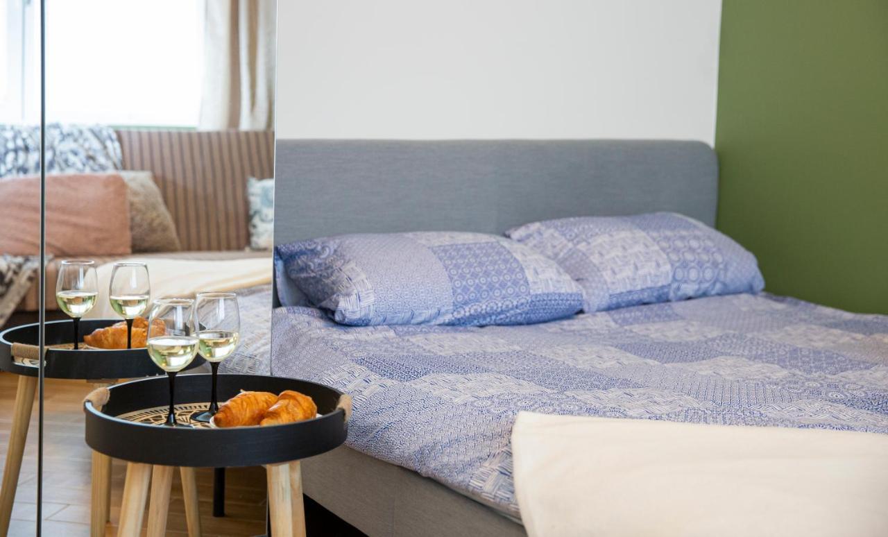 Groundfloor Apartment On The Green Hill Kaunas Esterno foto