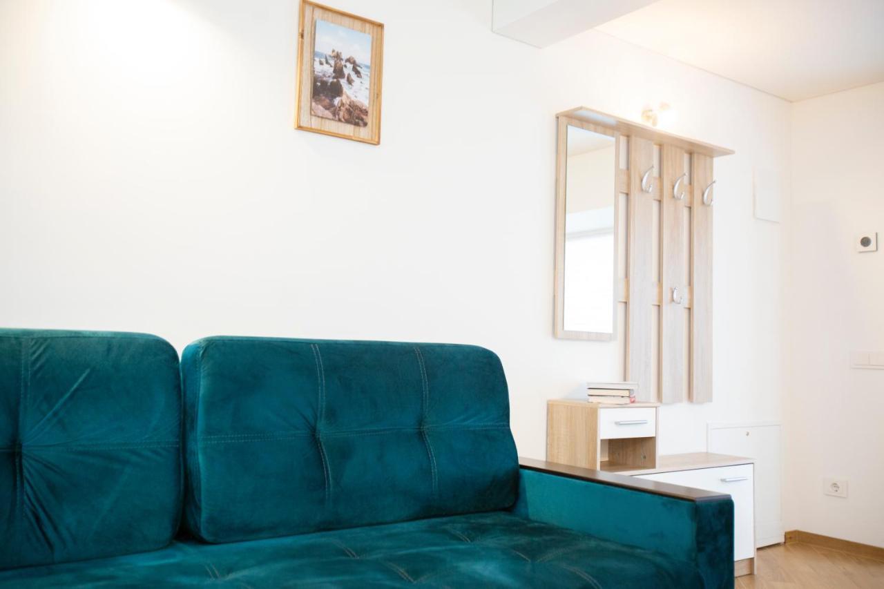 Groundfloor Apartment On The Green Hill Kaunas Esterno foto
